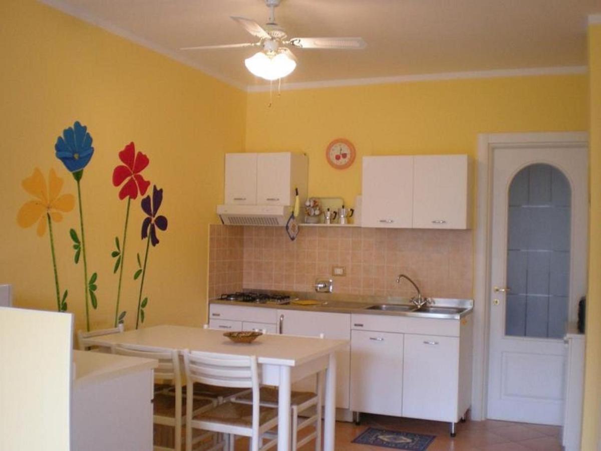 Casa Gialla Imperia Εξωτερικό φωτογραφία